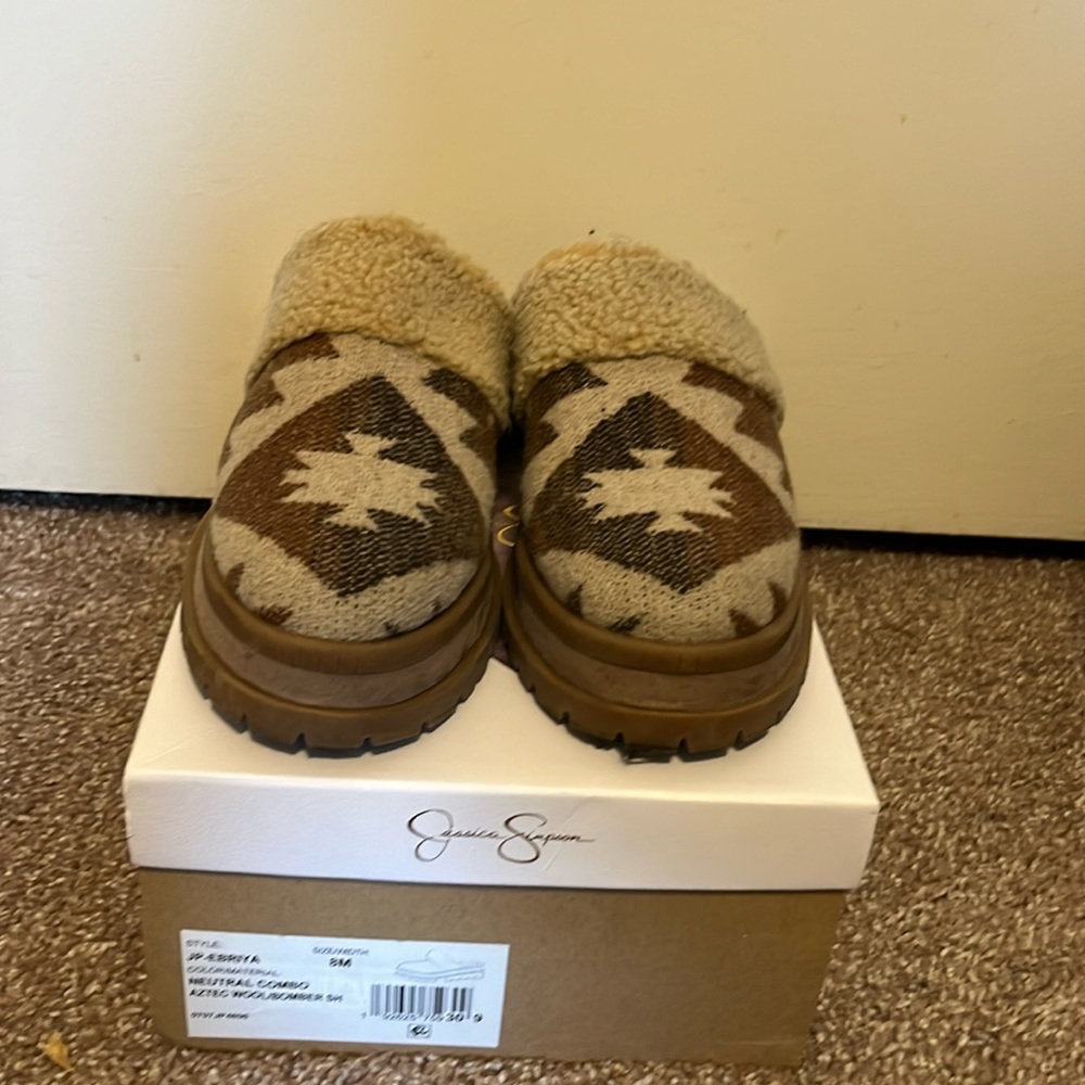 Patterned wool slid ons